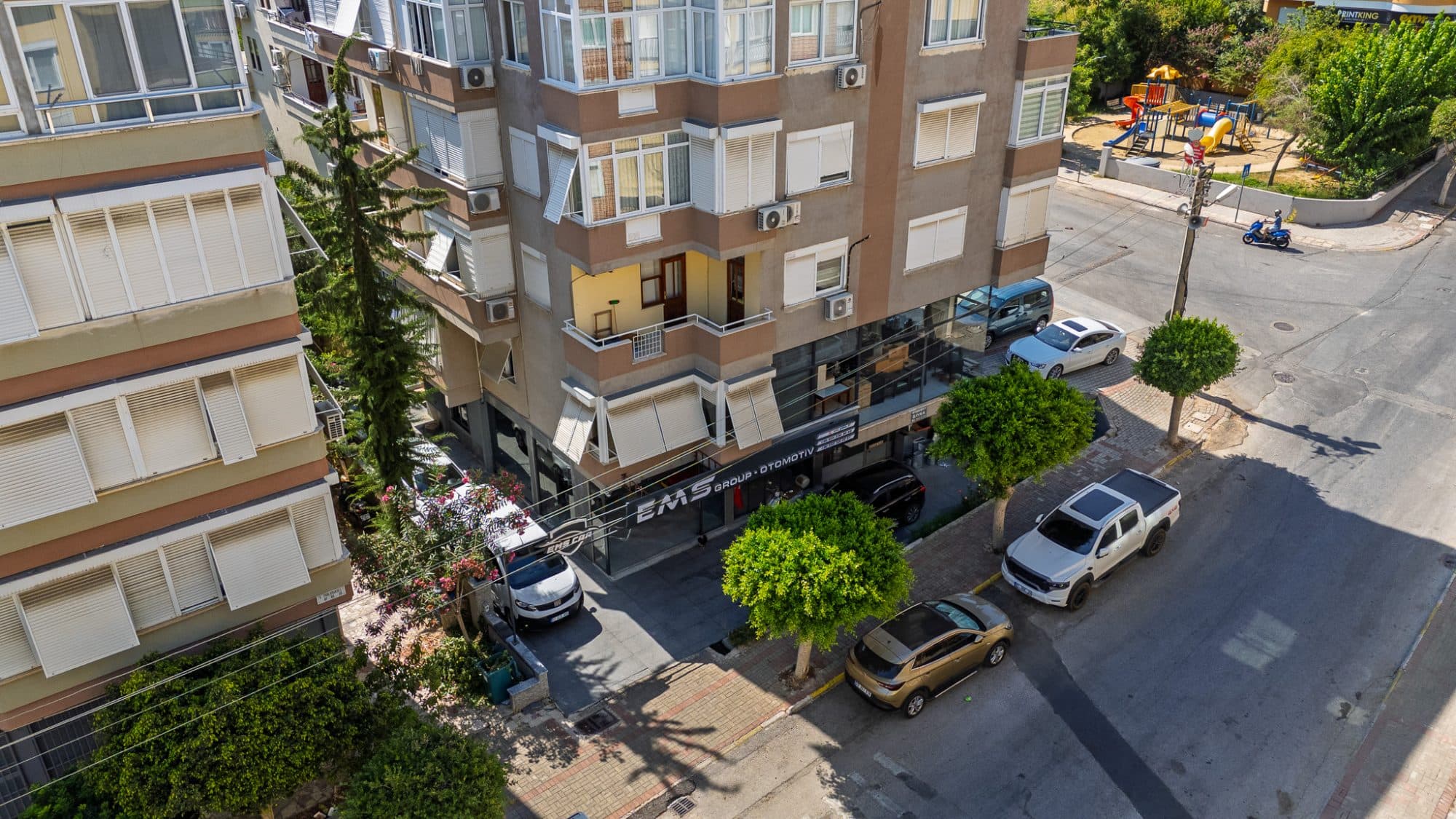 ALANYA 8. NOTER KARŞISINDA SATILIK DÜKKAN
