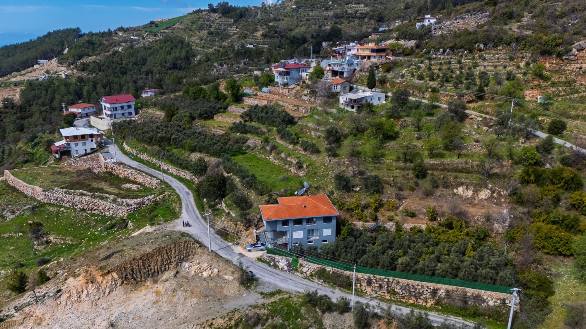 ALANYA KAYABAŞI 1.747m² ARAZİSİYLE EŞYALI MÜSTAKİL EV