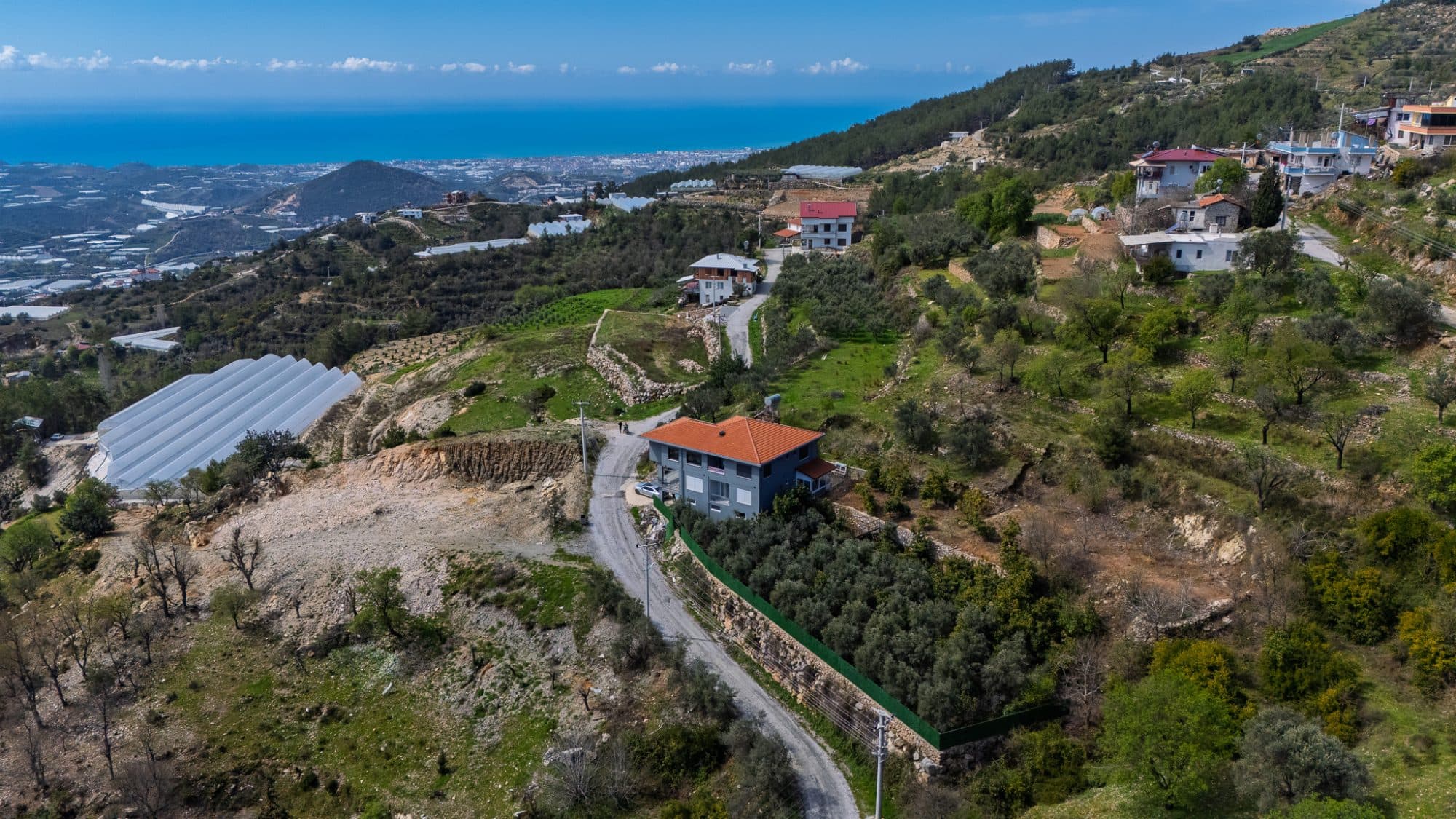 ALANYA KAYABAŞI 1.747m² ARAZİSİYLE EŞYALI MÜSTAKİL EV