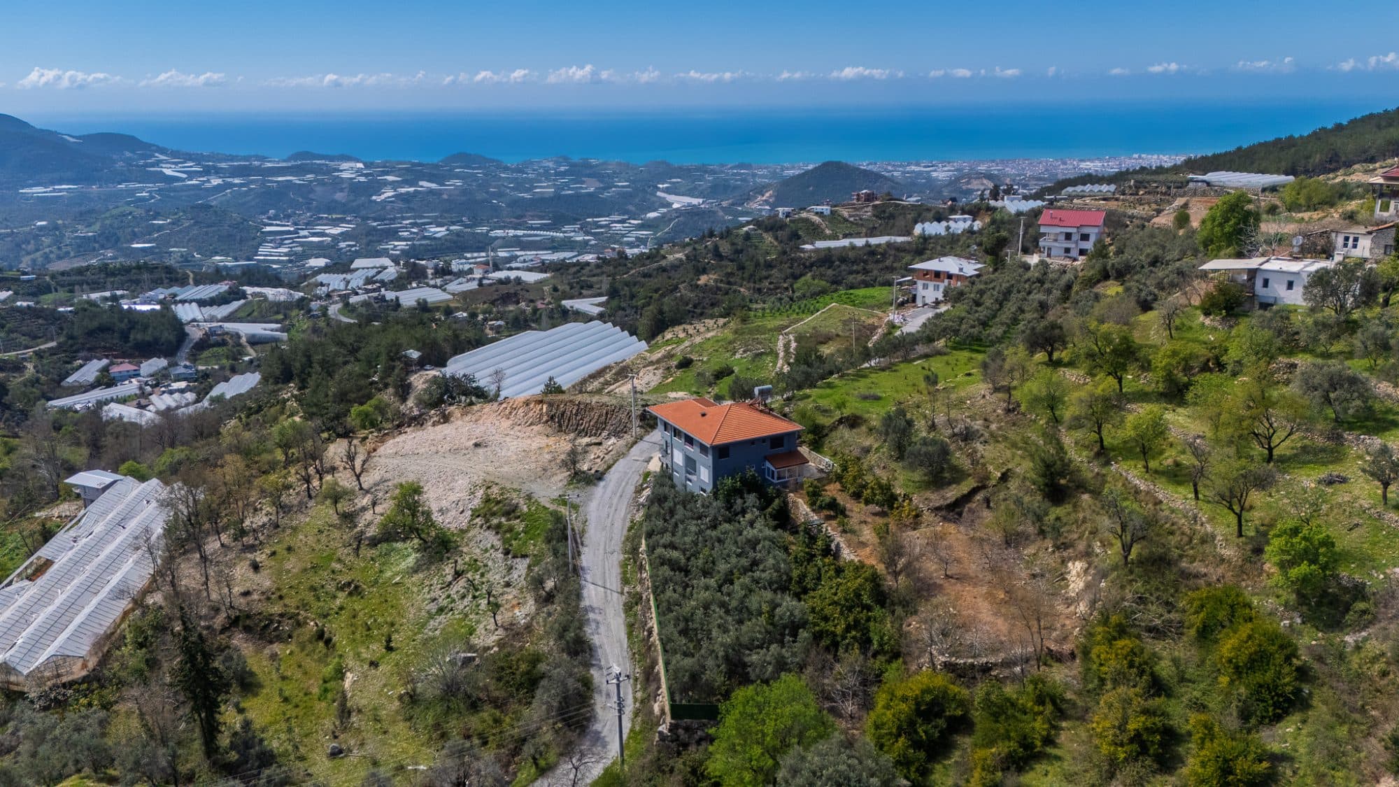 ALANYA KAYABAŞI 1.747m² ARAZİSİYLE EŞYALI MÜSTAKİL EV